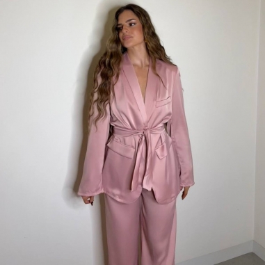 CONJUNTO TRAJE SATÉN ROSA PALO