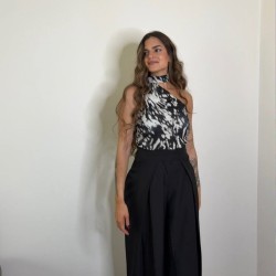 TOP ASIMÉTRICO LAZADA NEGRO