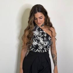 TOP ASIMÉTRICO LAZADA NEGRO