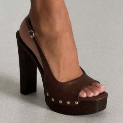 SANDALIA TACHAS CHOCO