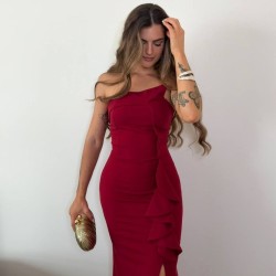 VESTIDO PALABRA DE HONOR VOLANTE VINO