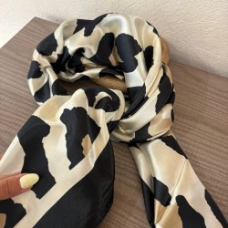 PAÑUELO ANIMAL PRINT OSCURO