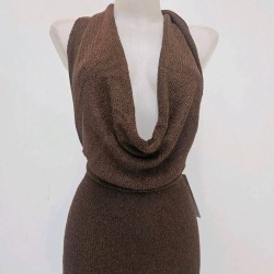 VESTIDO LUXURY CORTO ESCOTE FLUÍDO CHOCO