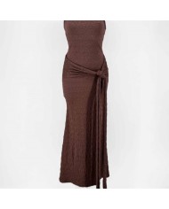 VESTIDO HALTER RELIEVE CHOCO