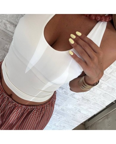 TOP ESCOTE U BLANCO